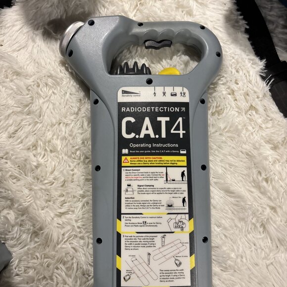 Radiodetection SPX CAT 4+ Locator w/ Genny4 Transmitter w/ Clamp - Picture 9 of 11